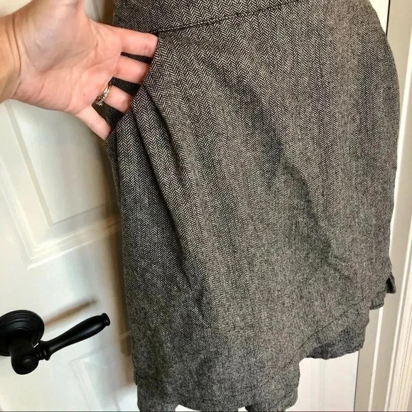 𝅺Dagg and Stacey gray tweed skirt with ruffle bottom skirt size Large - Picture 3 of 13